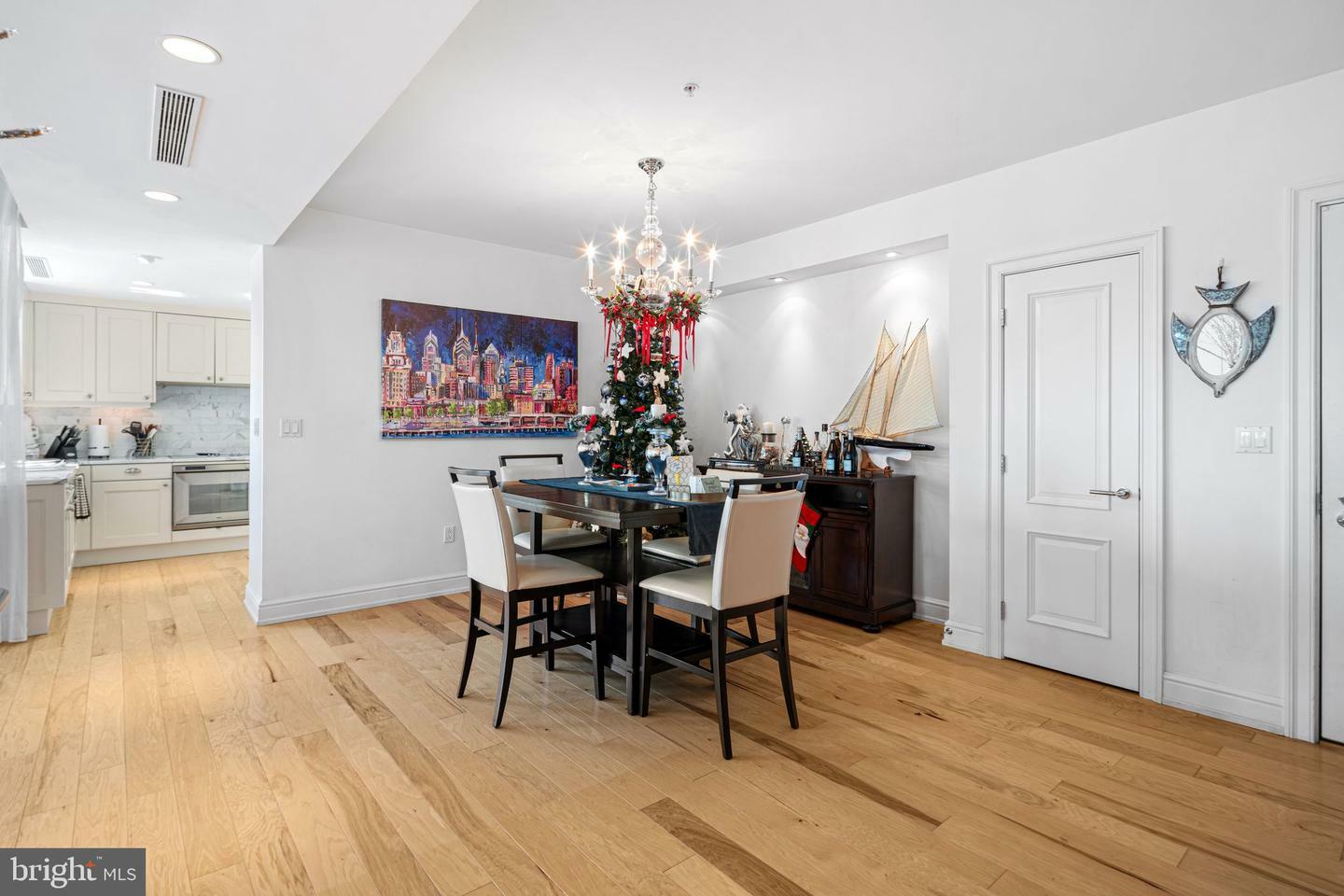 Property Photo: 717 S Chris Columbus Boulevard 1502 PA 19147