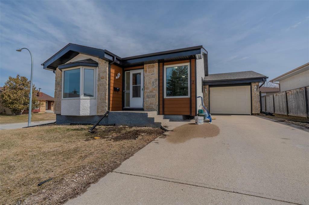 2 Harbour Bay  Winnipeg MB R3T 5G6 photo