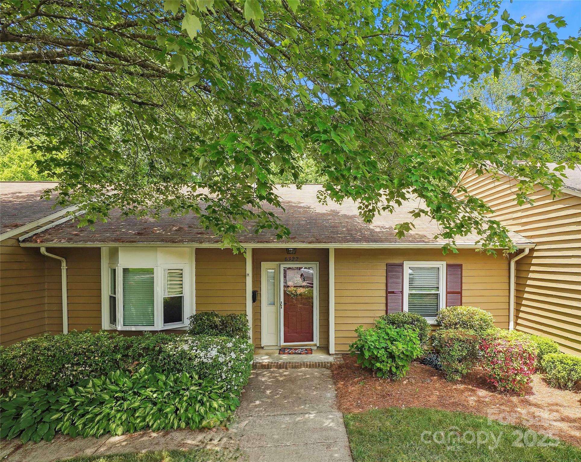 Property Photo: 8322 Summerglen Circle NC 28227