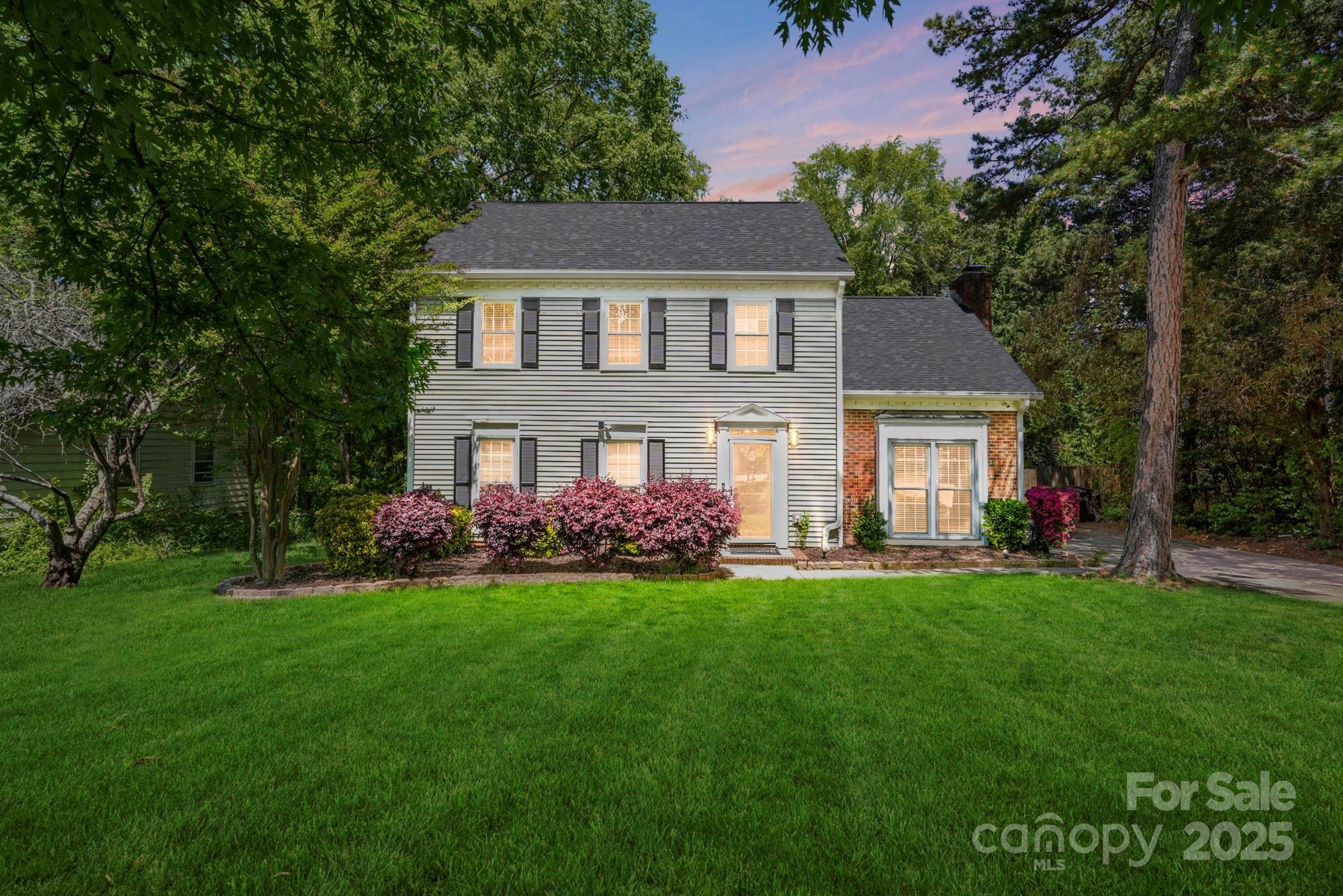 Property Photo: 2224 Clonmel Place NC 28262