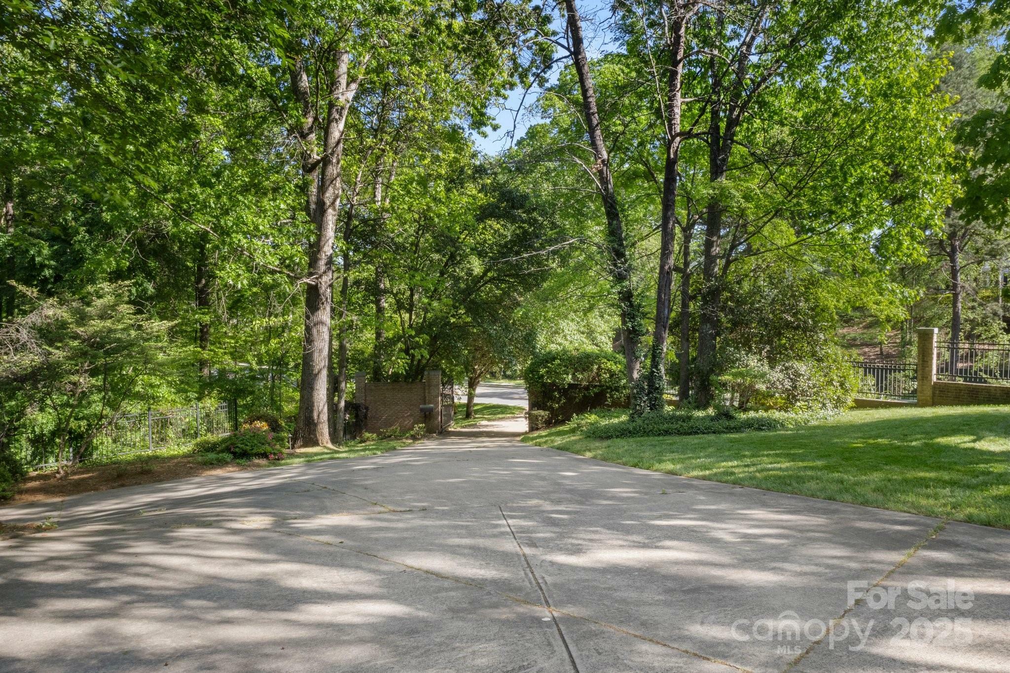 Property Photo: 3819 Gleneagles Road NC 28210
