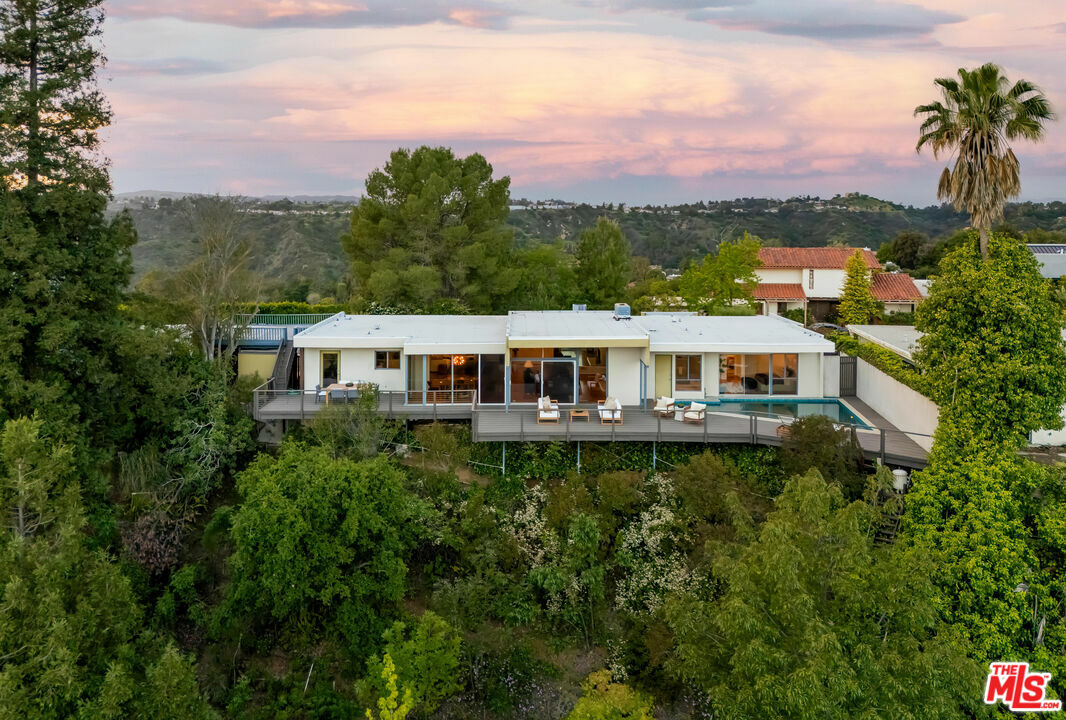Property Photo:  9662 Highridge Dr  CA 90210 