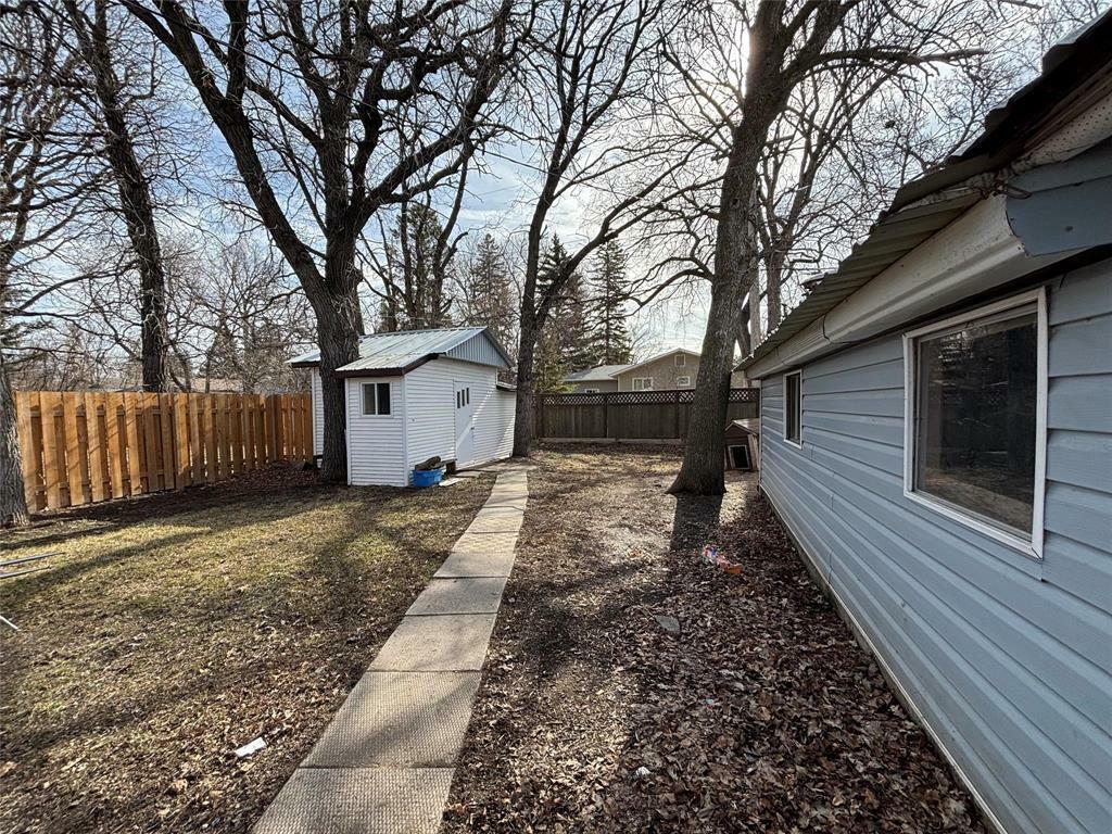 Property Photo: 116 Laurier Avenue MB R0K 1G0