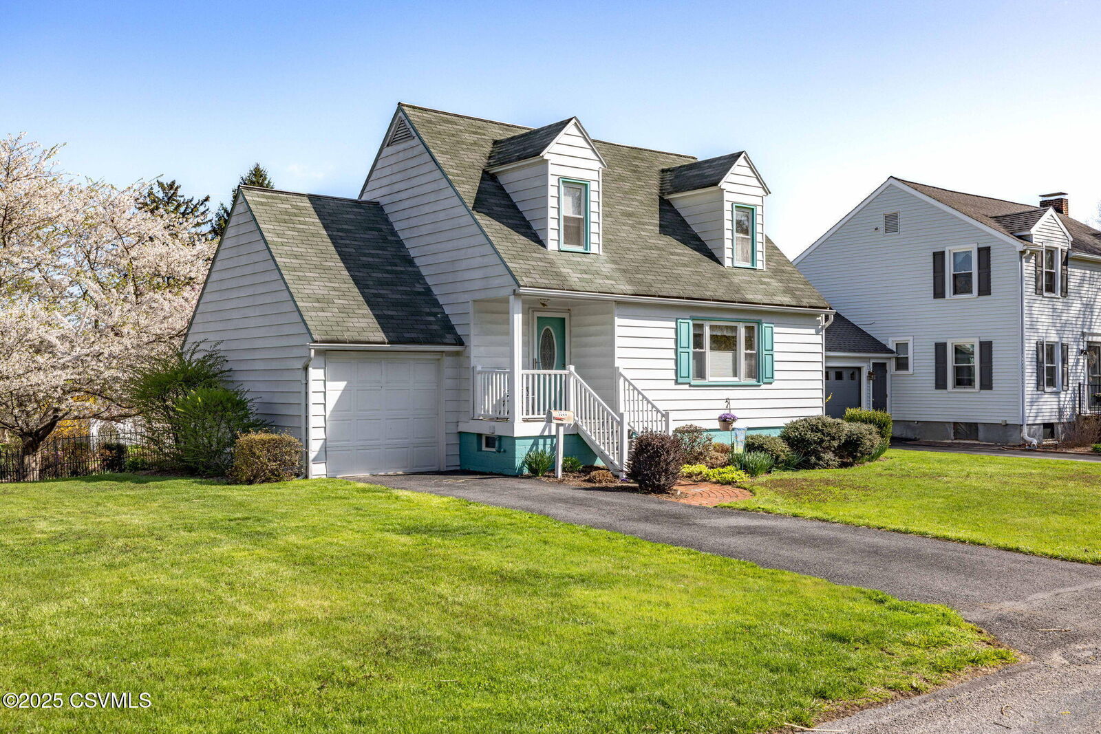 Property Photo:  1044 Washington Avenue  PA 17837 