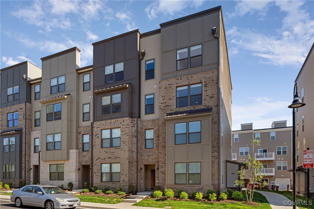 Property Photo: 2713 Acadia Drive B VA 23294