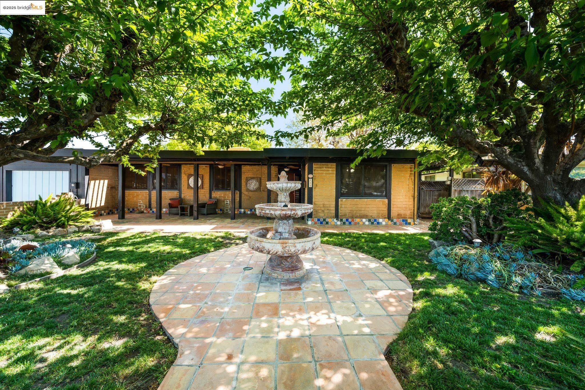 220 Rolando Ave  Brentwood CA 94513 photo