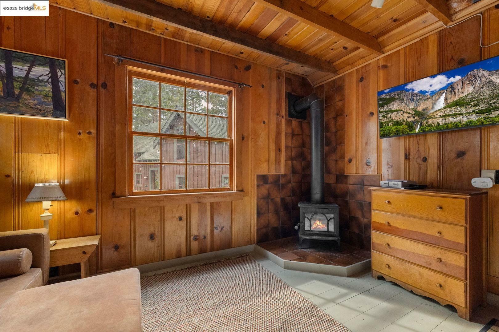 Property Photo: 282 Sugarpine Rd CA 95364
