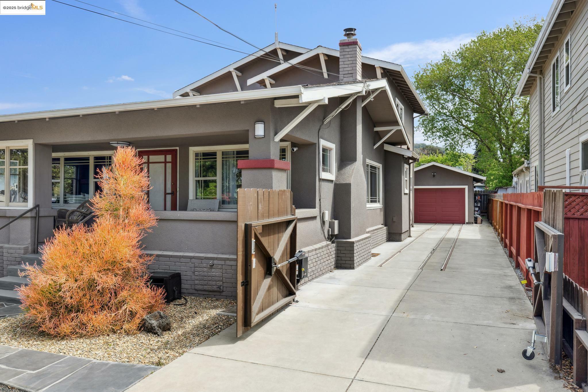Property Photo: 456 Mitchell Ave CA 94577