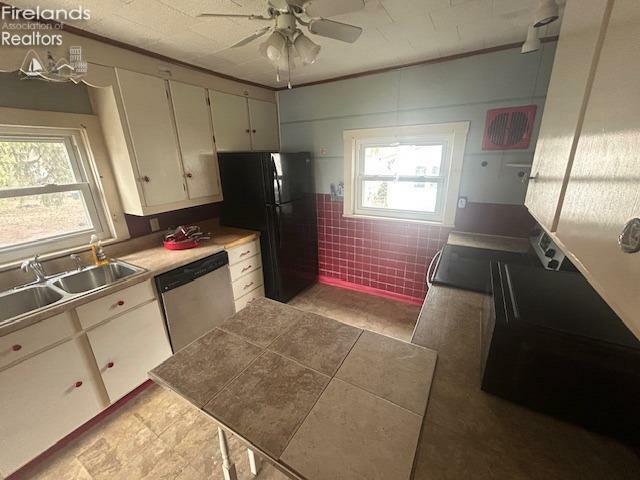Property Photo: 807 E Main Street OH 44811