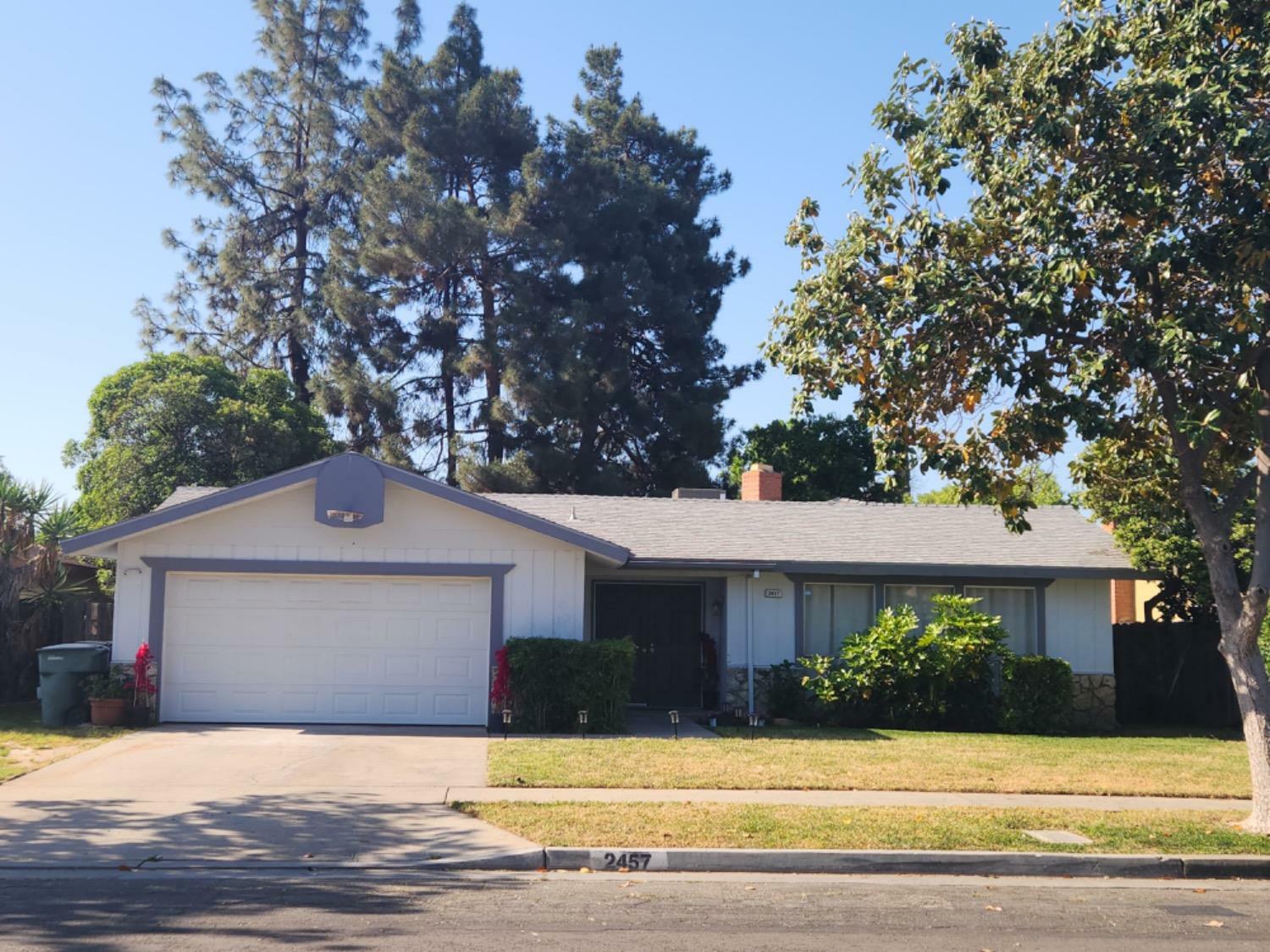 2457 W San Gabriel Avenue  Fresno CA 93705 photo