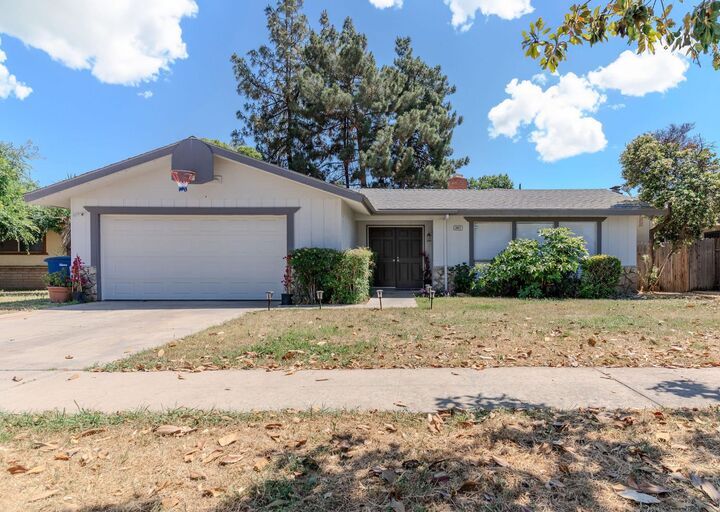 2457 W San Gabriel Avenue  Fresno CA 93705 photo