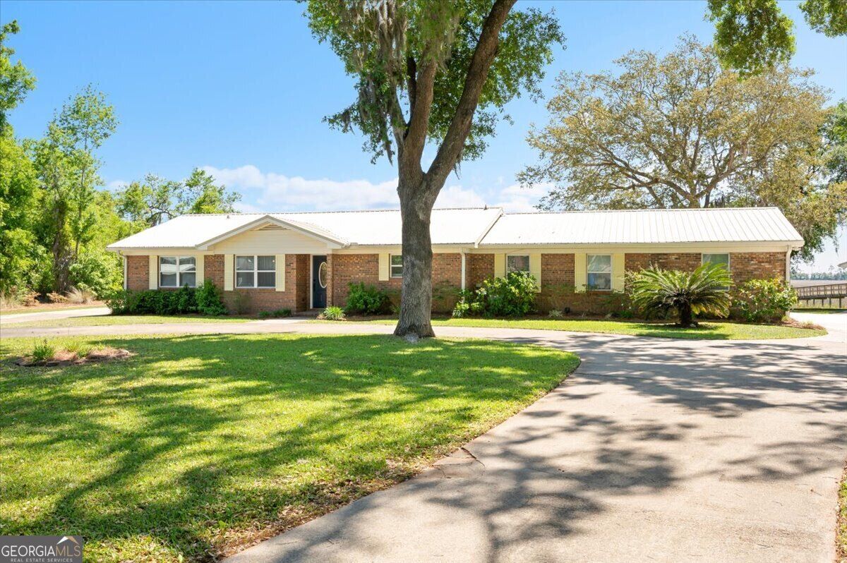 Property Photo:  112 Fancy Bluff Circle  GA 31523 