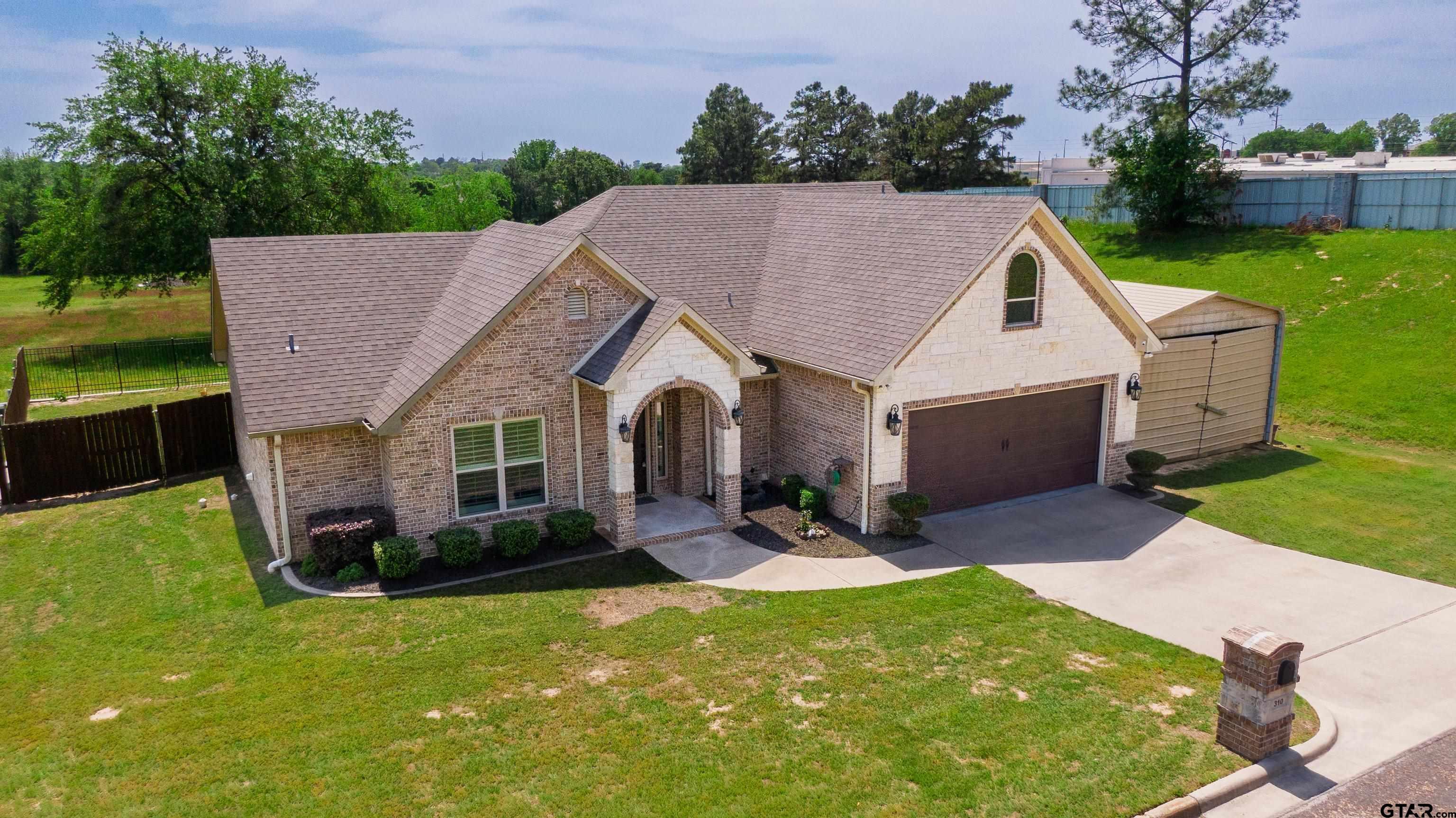 Property Photo: 310 Rosewood St TX 75455