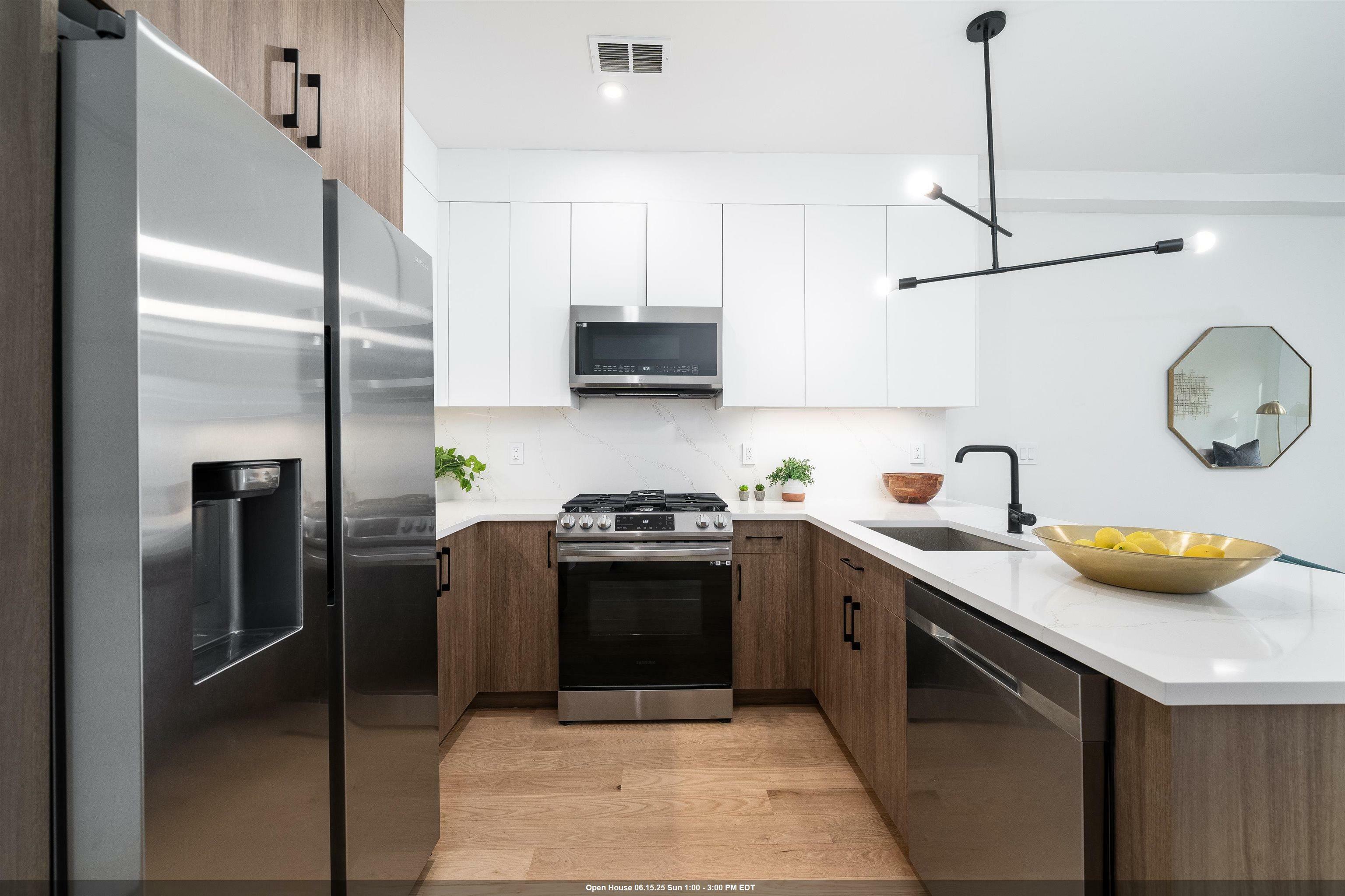Property Photo: 10 Brinkerhoff St 201 NJ 07304