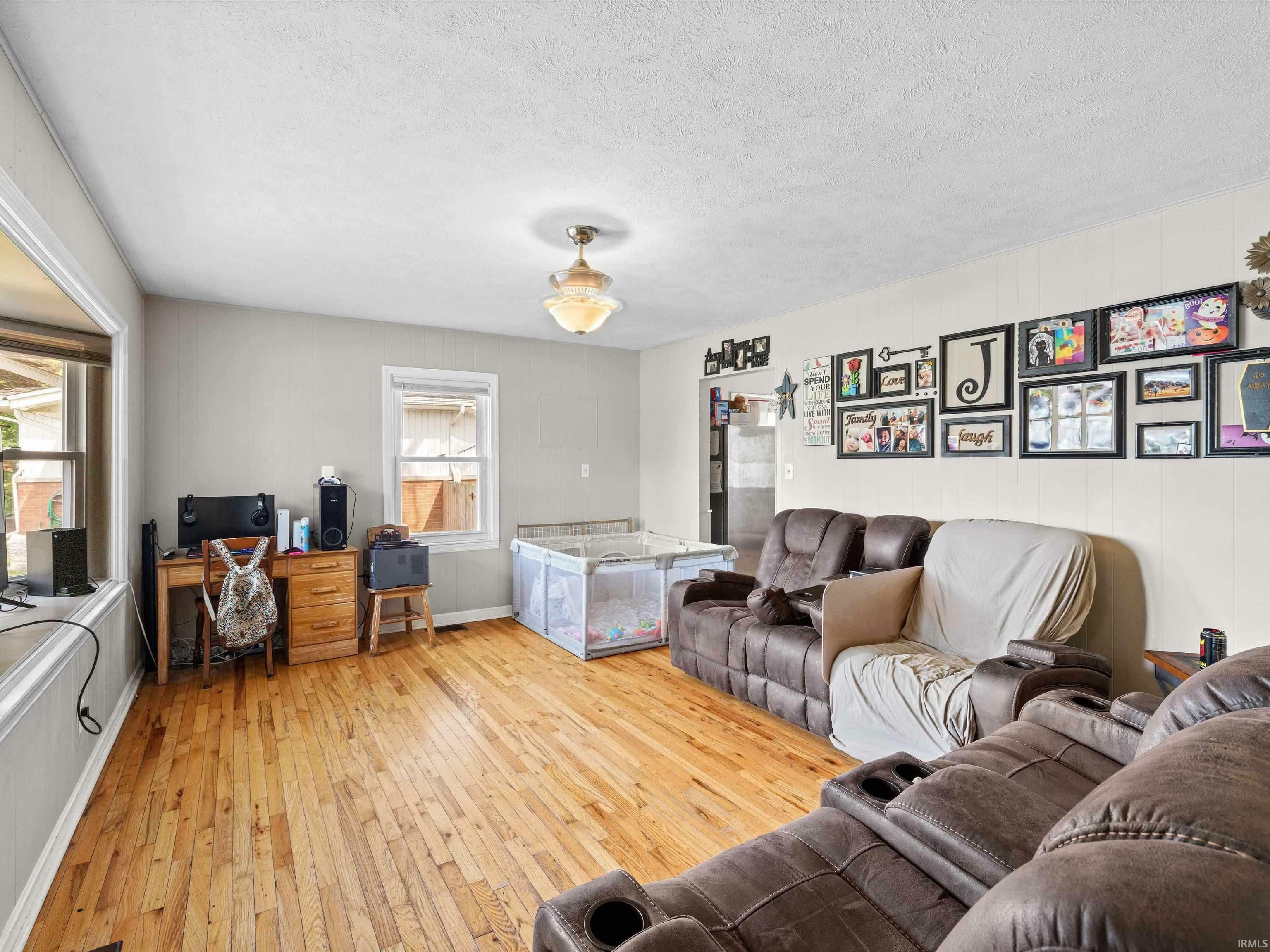 Property Photo: 2125 Mahrendale Avenue IN 47714