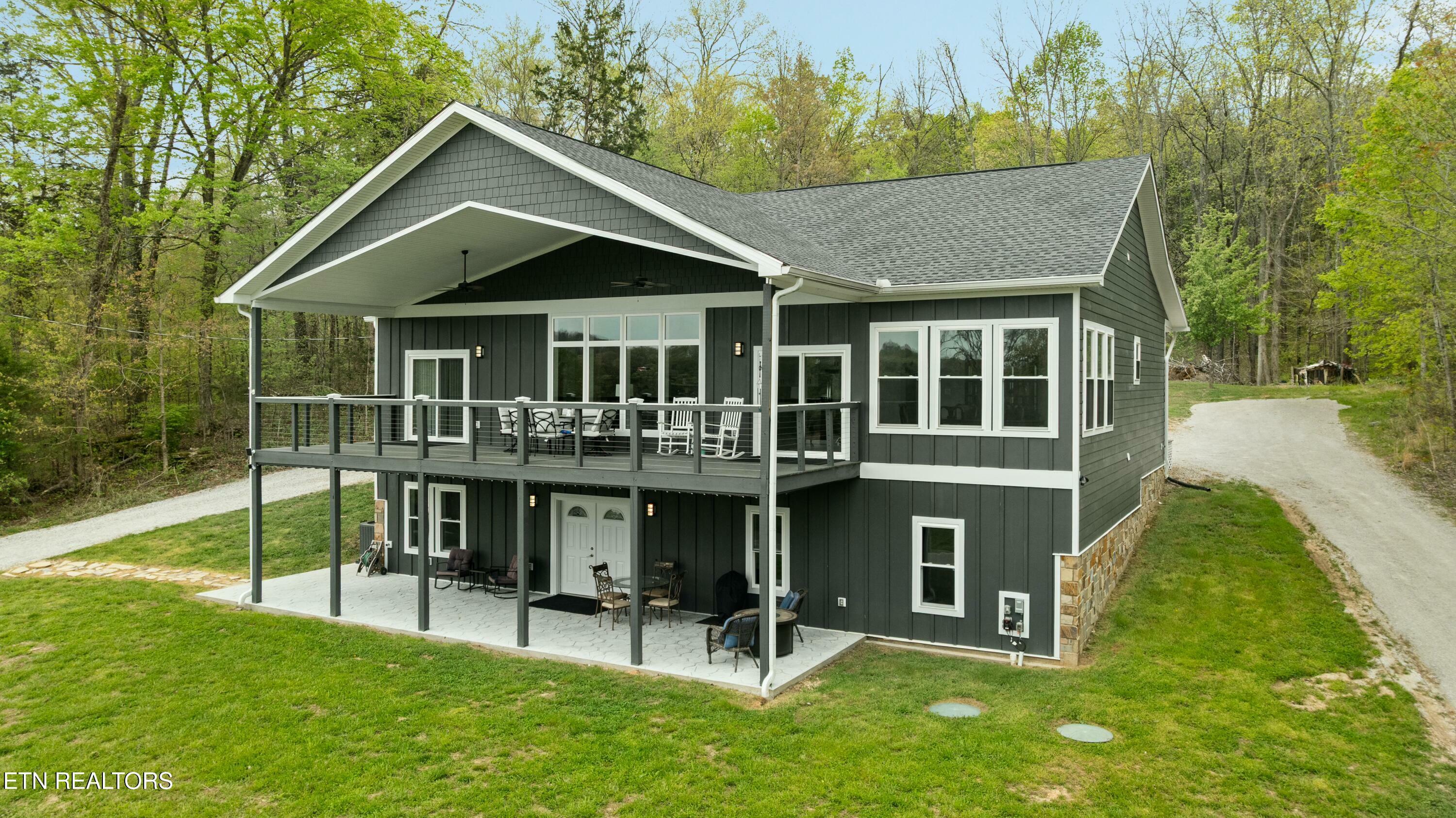 620 E Norris Pointe Rd  Lafollette TN 37766 photo