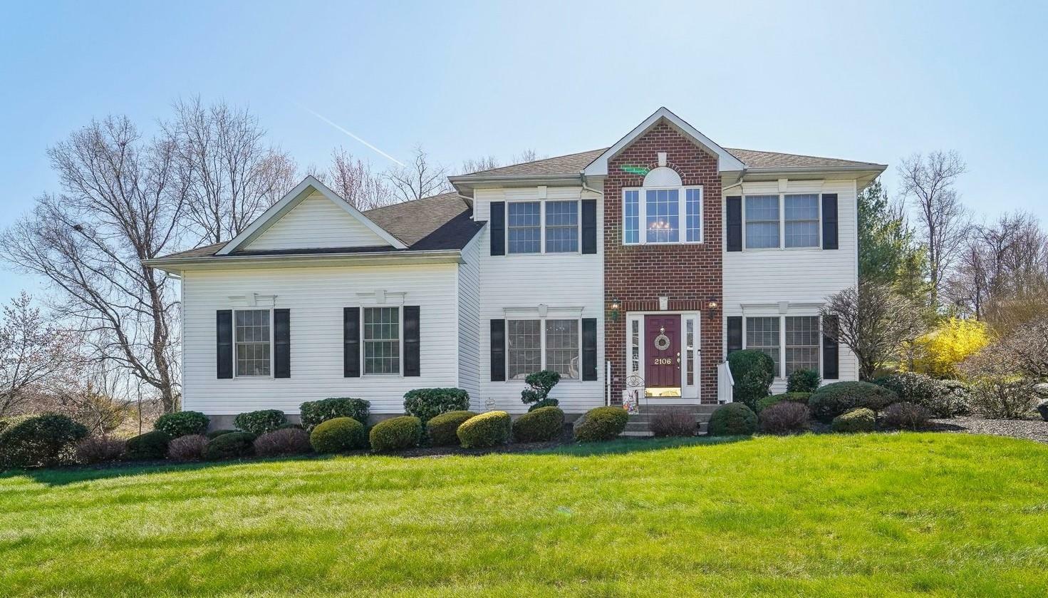 Property Photo: 2106 Patriots Court NY 12553