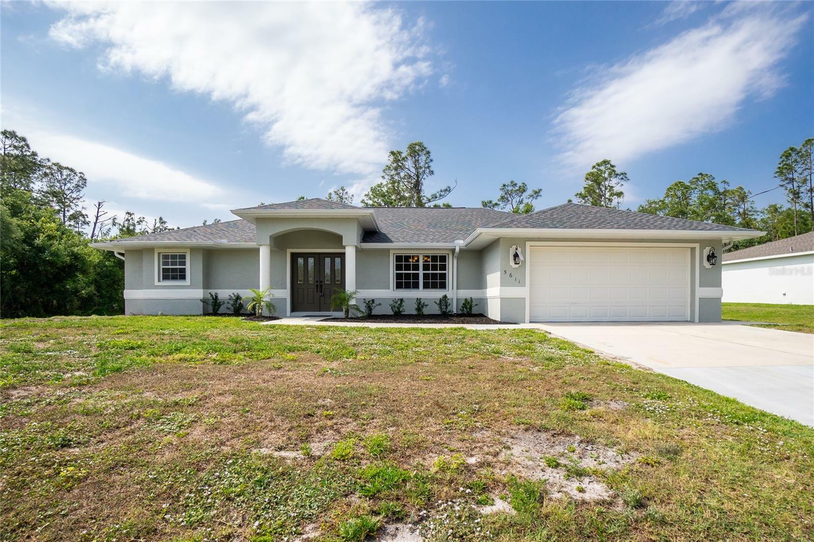 Property Photo: 5611 Ganyard Avenue FL 34291