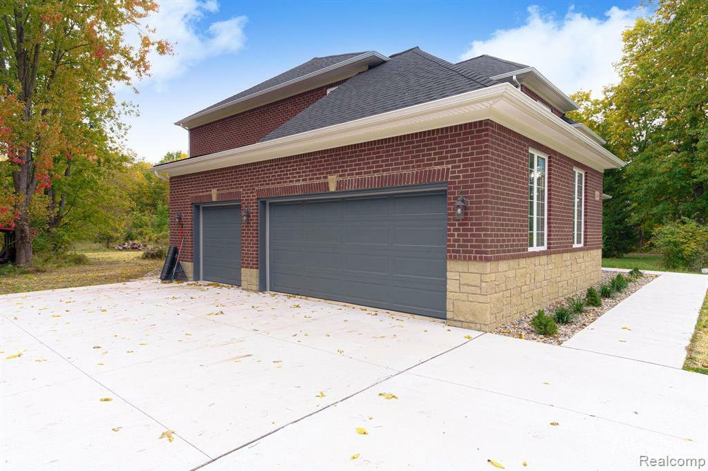 Property Photo: 21504 Randall Street MI 48336 5333