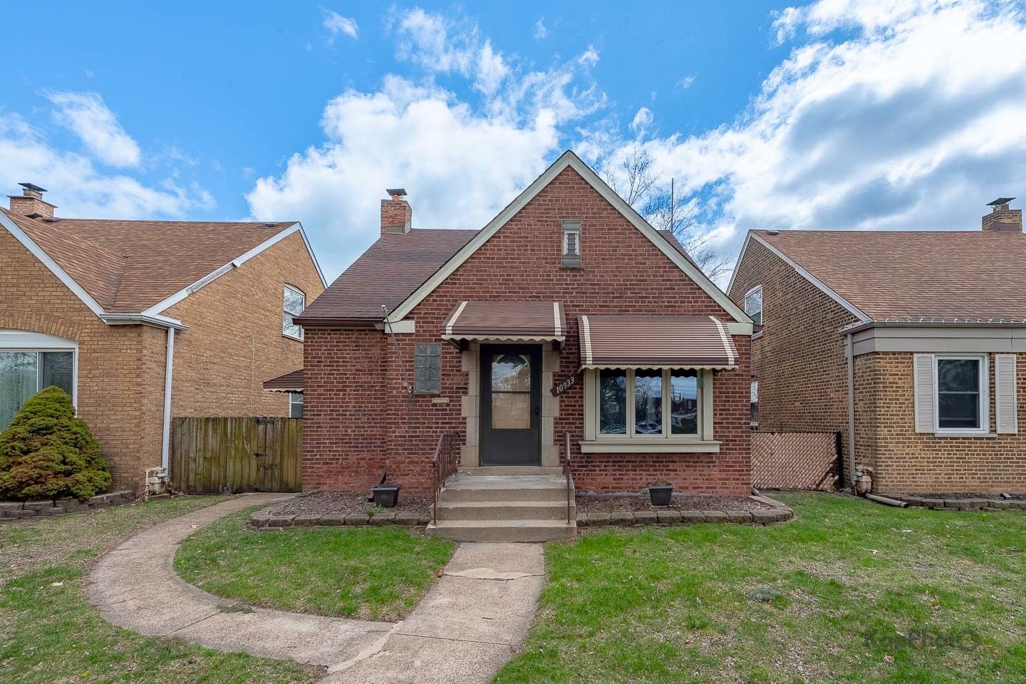 Property Photo: 10933 S Avenue H IL 60617
