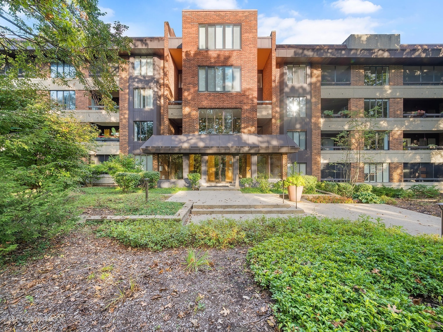 Property Photo: 1401 Burr Oak Road 114B IL 60521