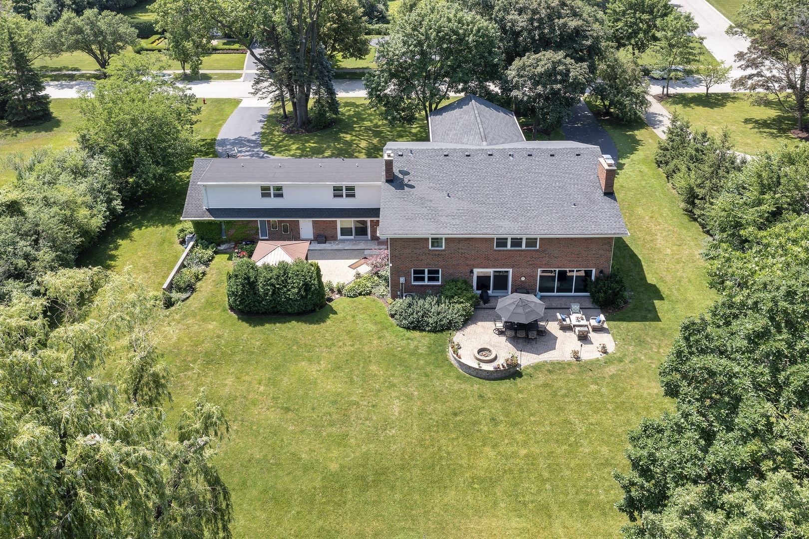 Property Photo: 2051 Churchill Lane IL 60035