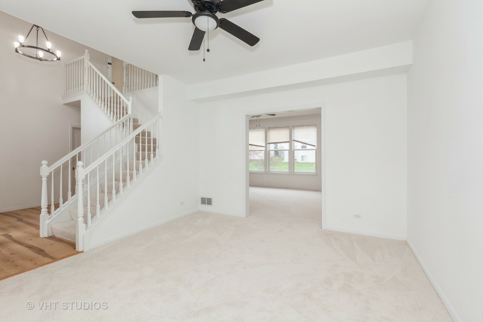 Property Photo: 1110 Oakhill Drive IL 60502