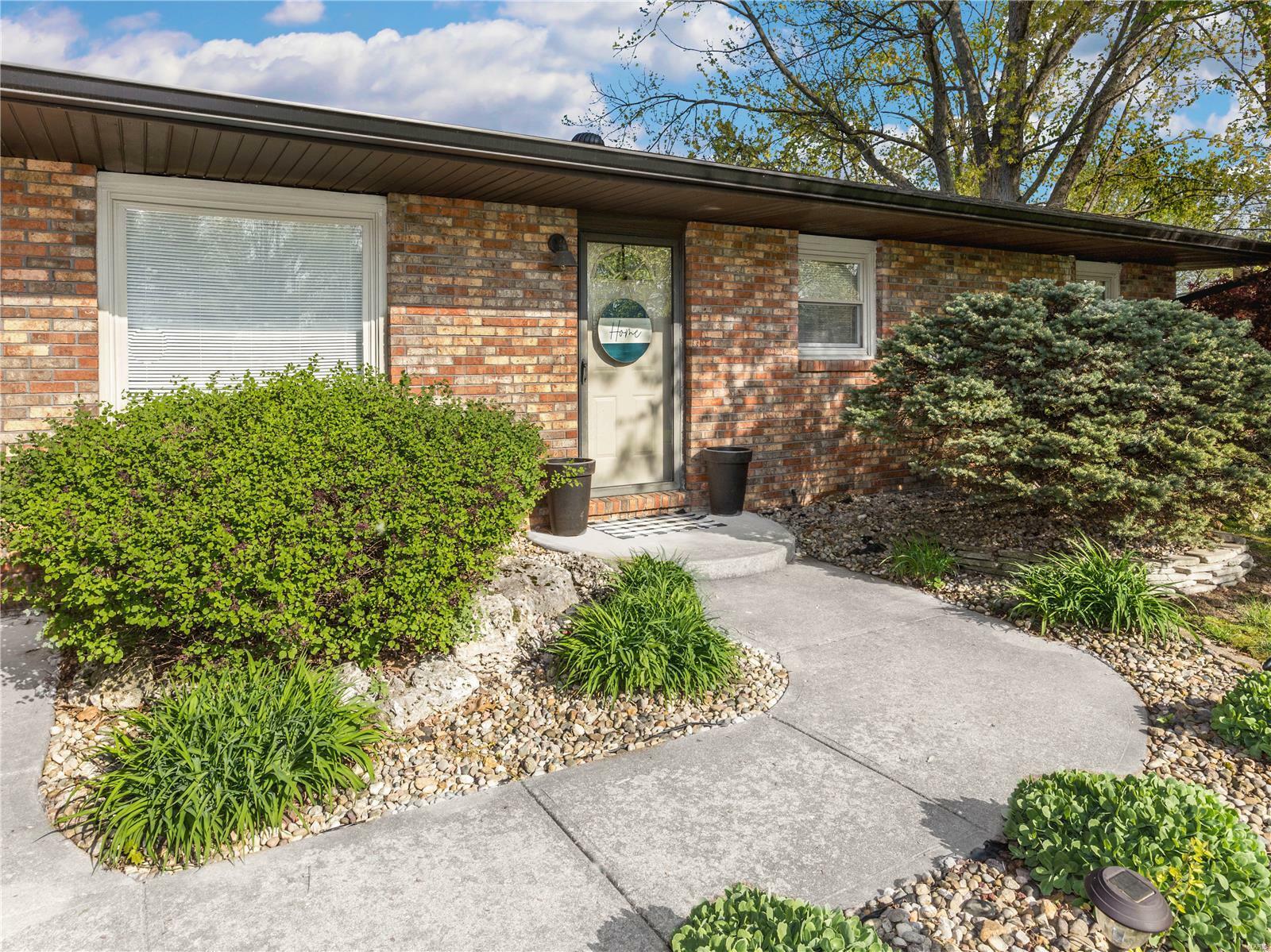 Property Photo: 32 Rickhaven Drive IL 62234