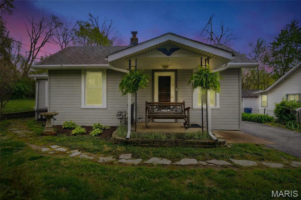 Property Photo: 9124 Arline Avenue MO 63114