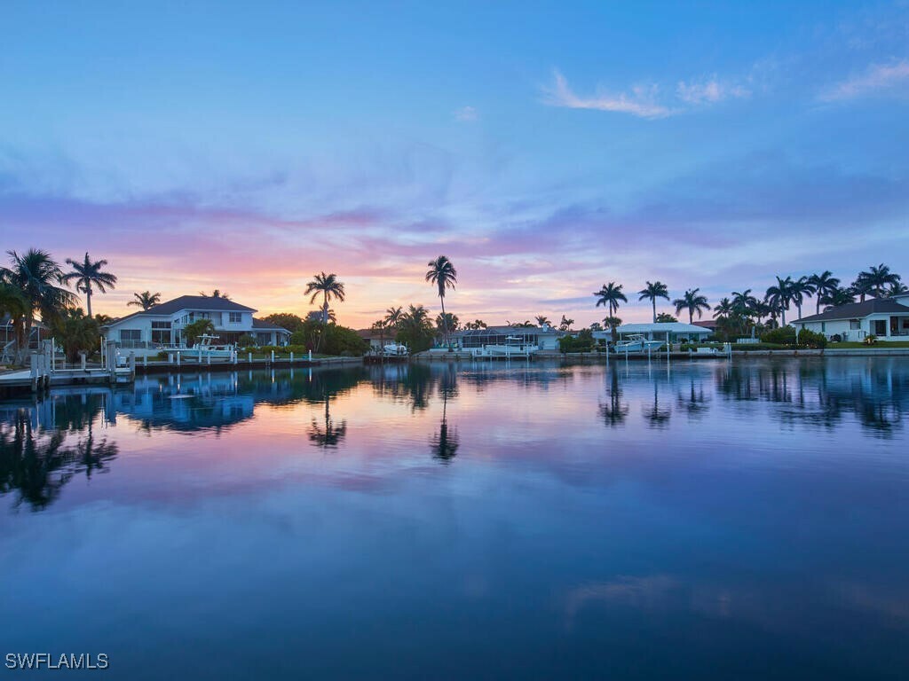 Property Photo: 870 Robin Court FL 34145