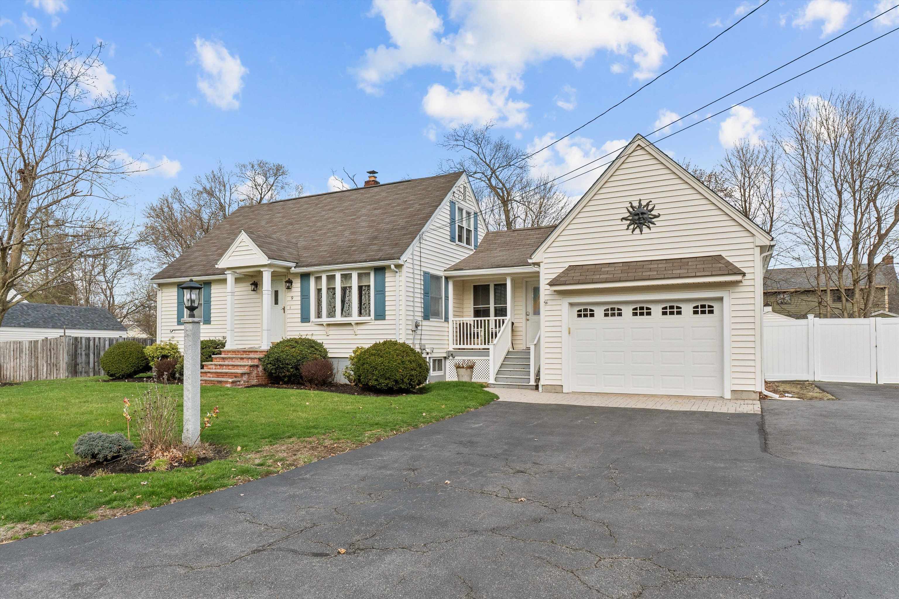 Property Photo: 9 Maclarnon Road NH 03079