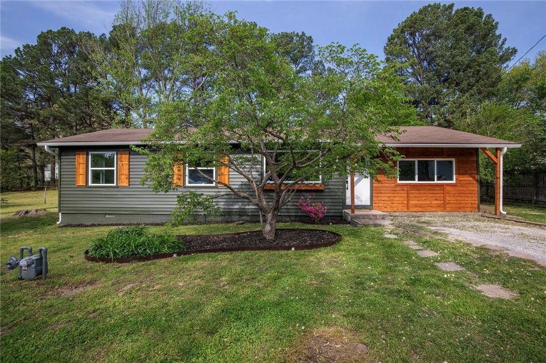 Property Photo:  220 Stapleton Drive  AR 72753 
