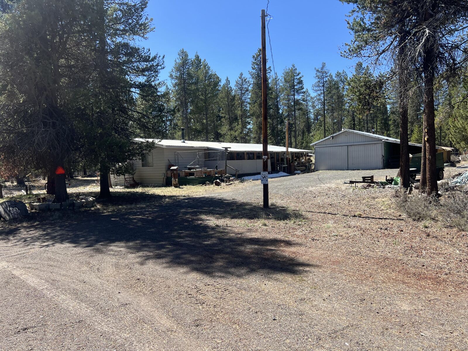Property Photo: 51905 Kiwa Lane OR 97739