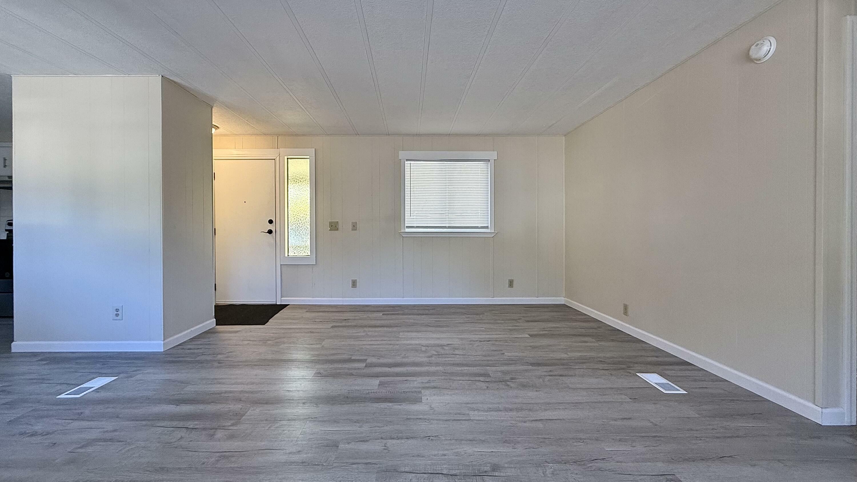 Property Photo: 7 Brophy Way Unit 31 OR 97539