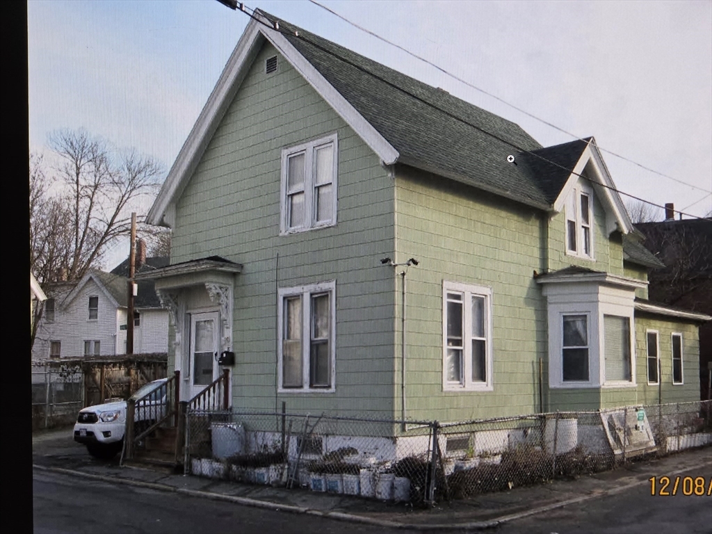 8 W 11th  Lowell MA 01850 photo
