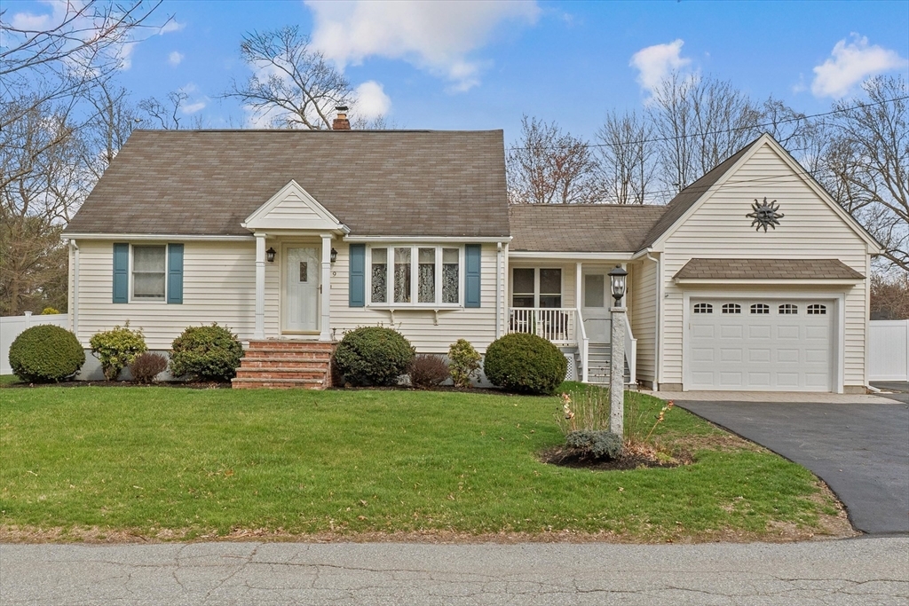 Property Photo:  9 Maclarnon Rd  NH 03079 
