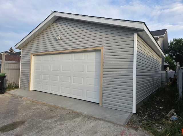 Property Photo:  46 Martinridge Crescent NE  AB T3J 3M1 