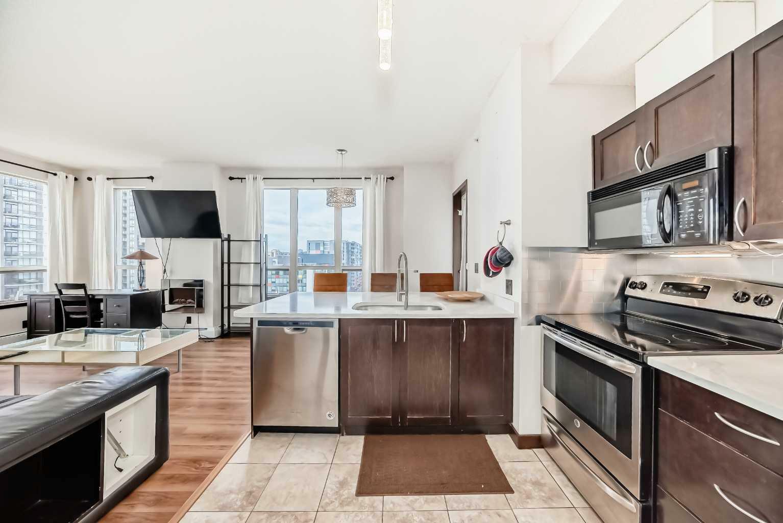Property Photo: 1053 10 Street SW 915 AB T2R 1S6