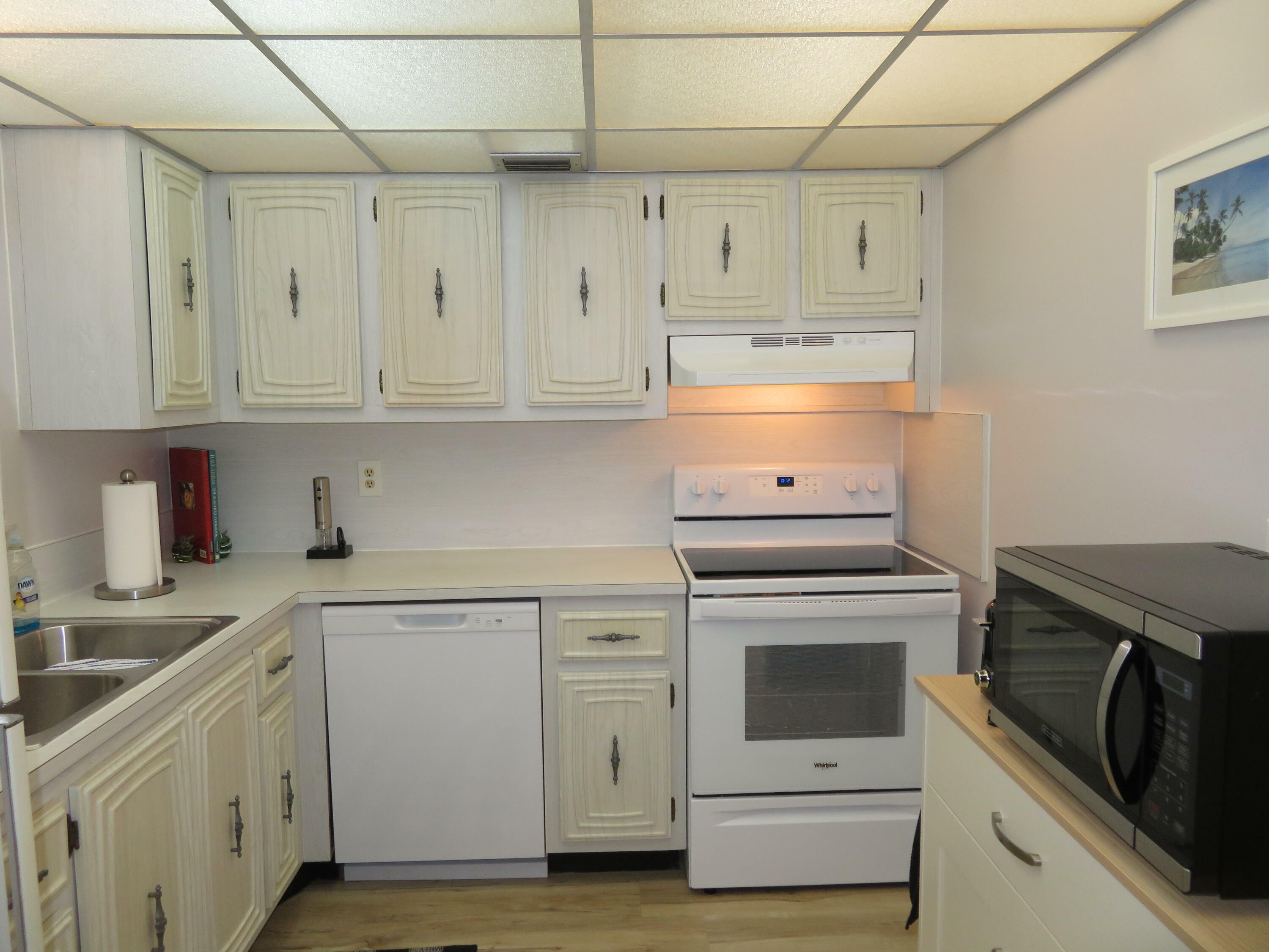 Property Photo: 701 Lori Drive 103 FL 33461