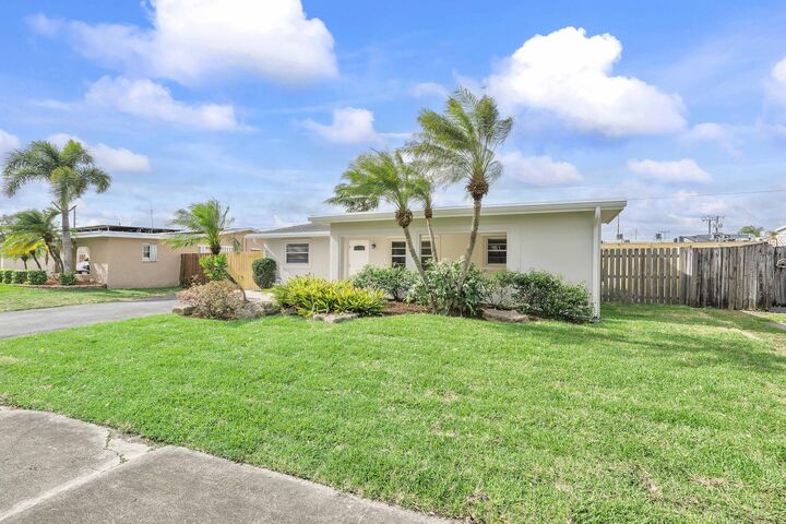 Property Photo:  6711 Franklin Street  FL 33024 