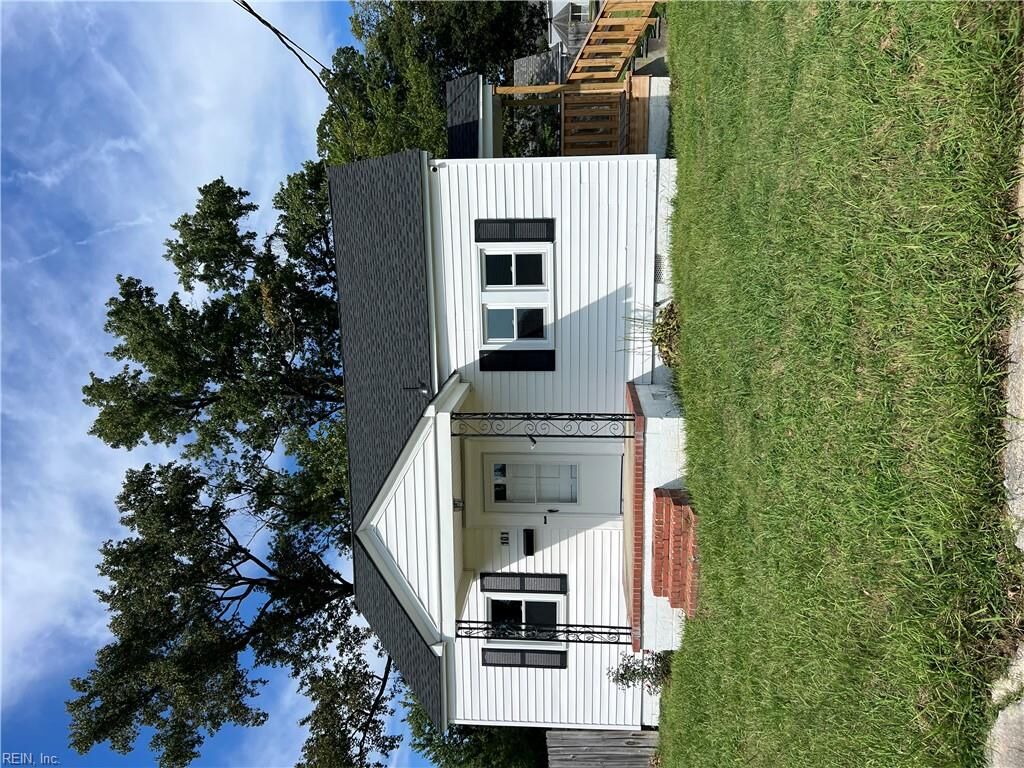 Property Photo: 101 Dahlgren Ave VA 23702