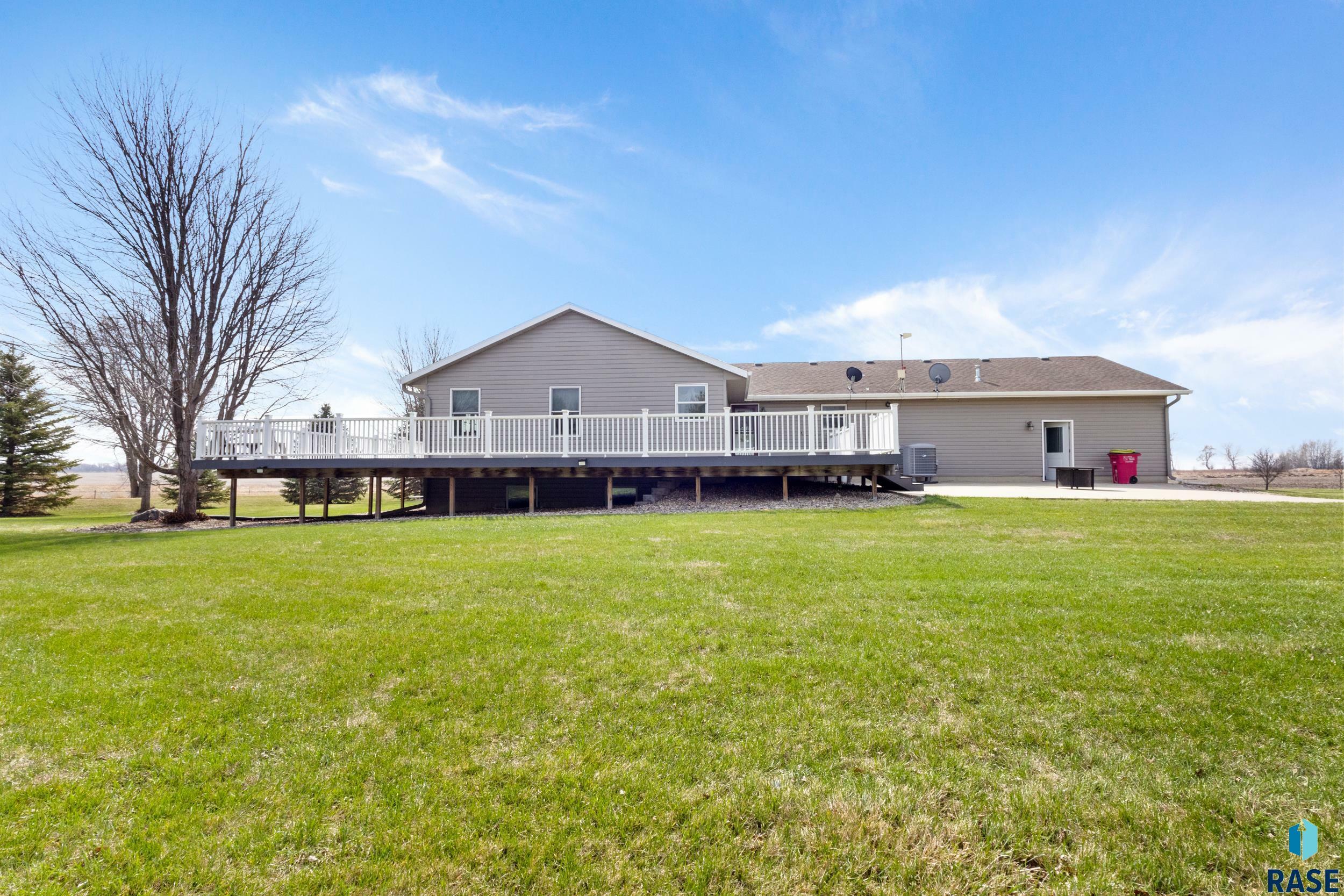 Property Photo: 27529 477th Ave SD 57032