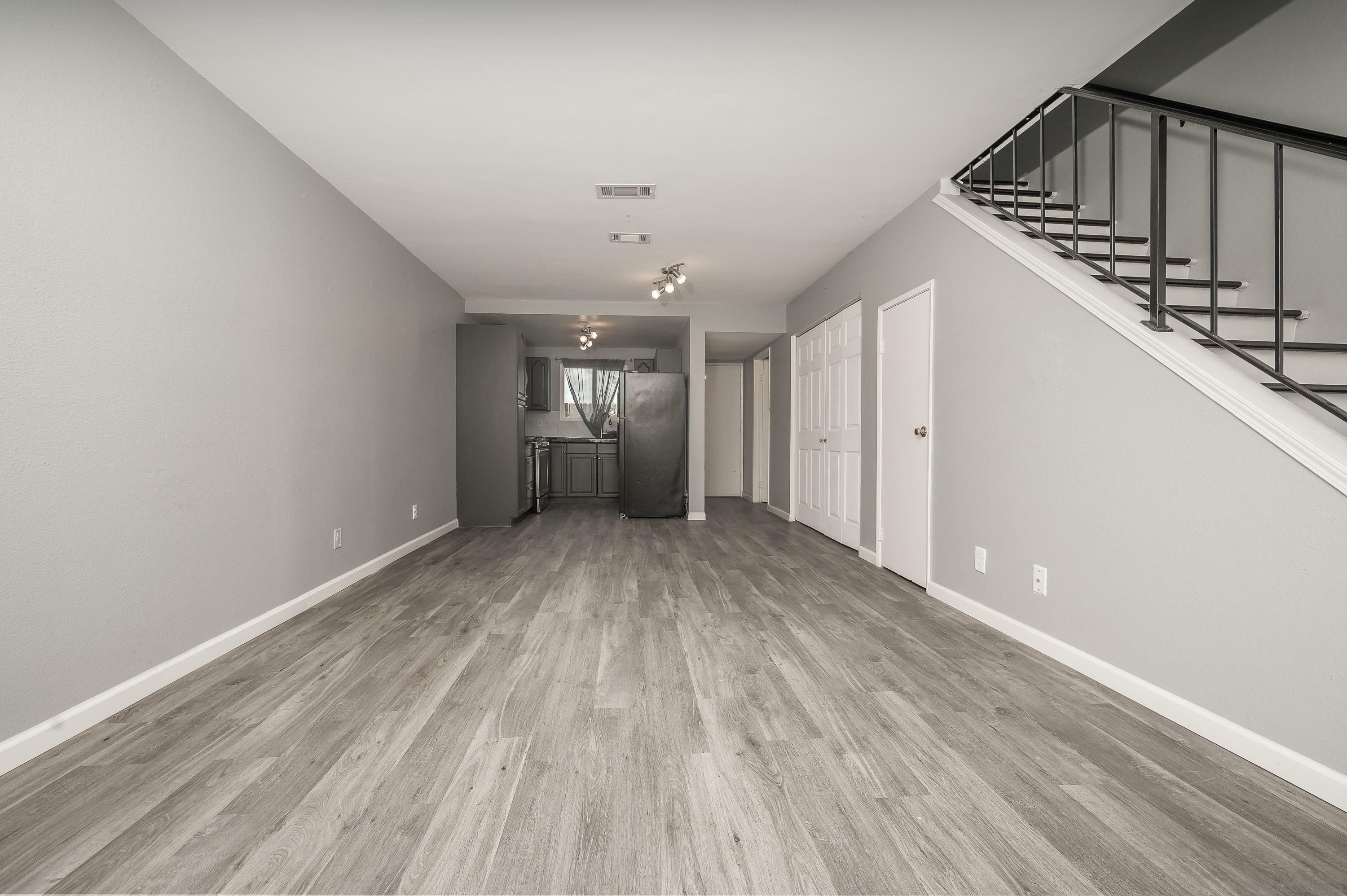 Property Photo: 5110 N River Rd CA 92057