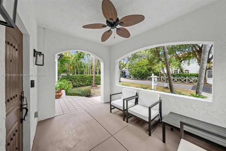 Property Photo: 146 NE 47th St FL 33137