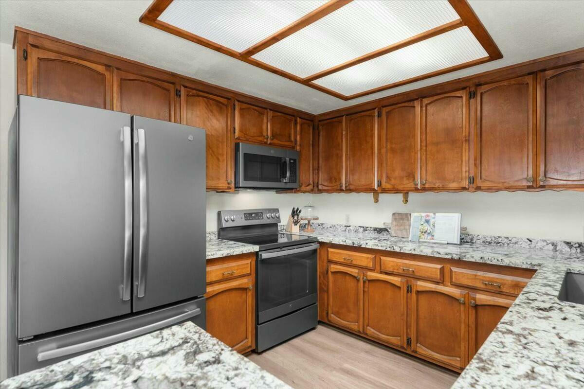 Property Photo: 7650 Pineview Road CA 96088
