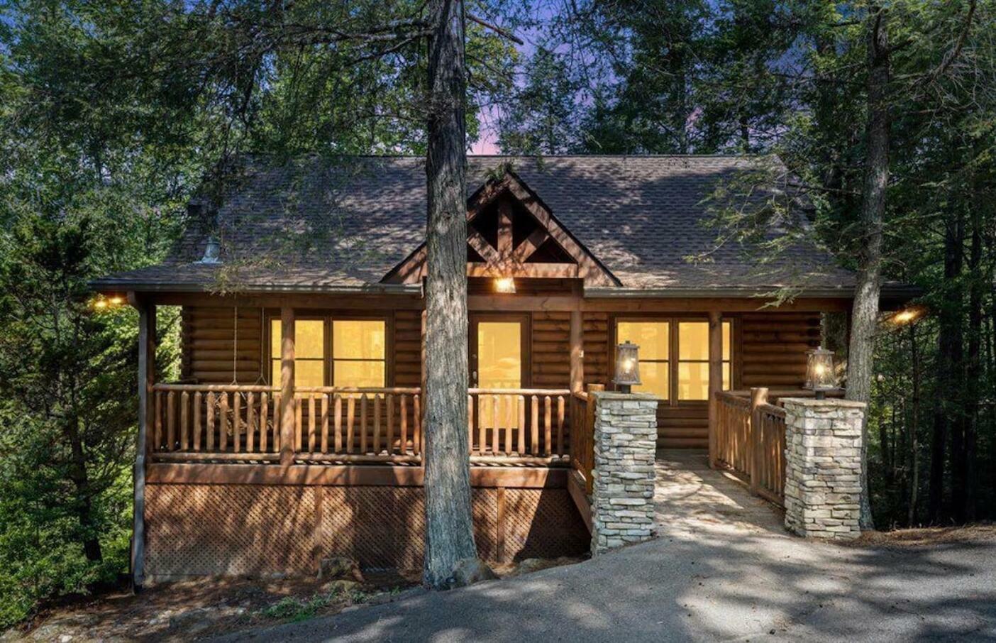 Property Photo: 2116 Double Oaks Way TN 37862