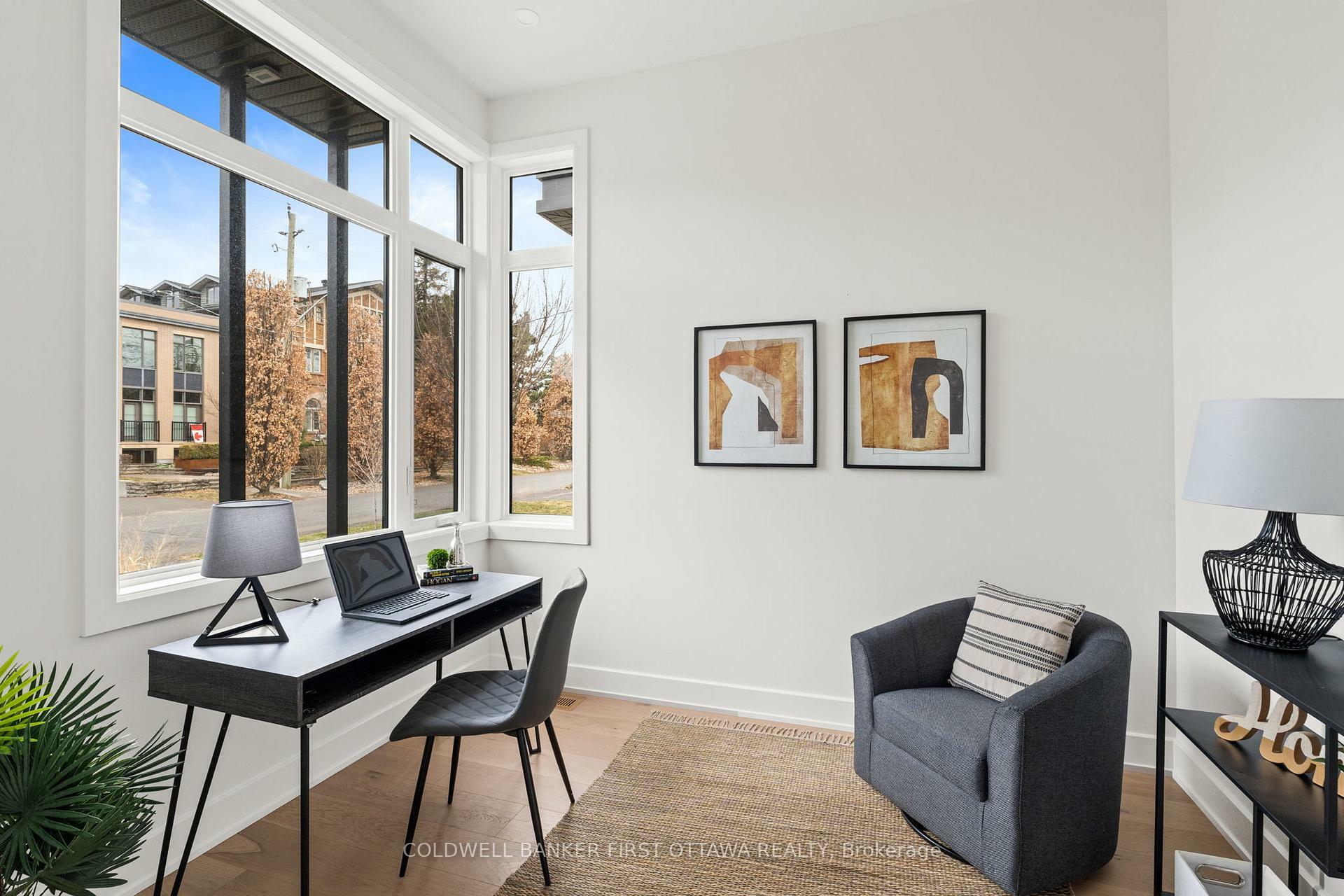 Property Photo: 509 Edison Avenue ON K2A 1V3