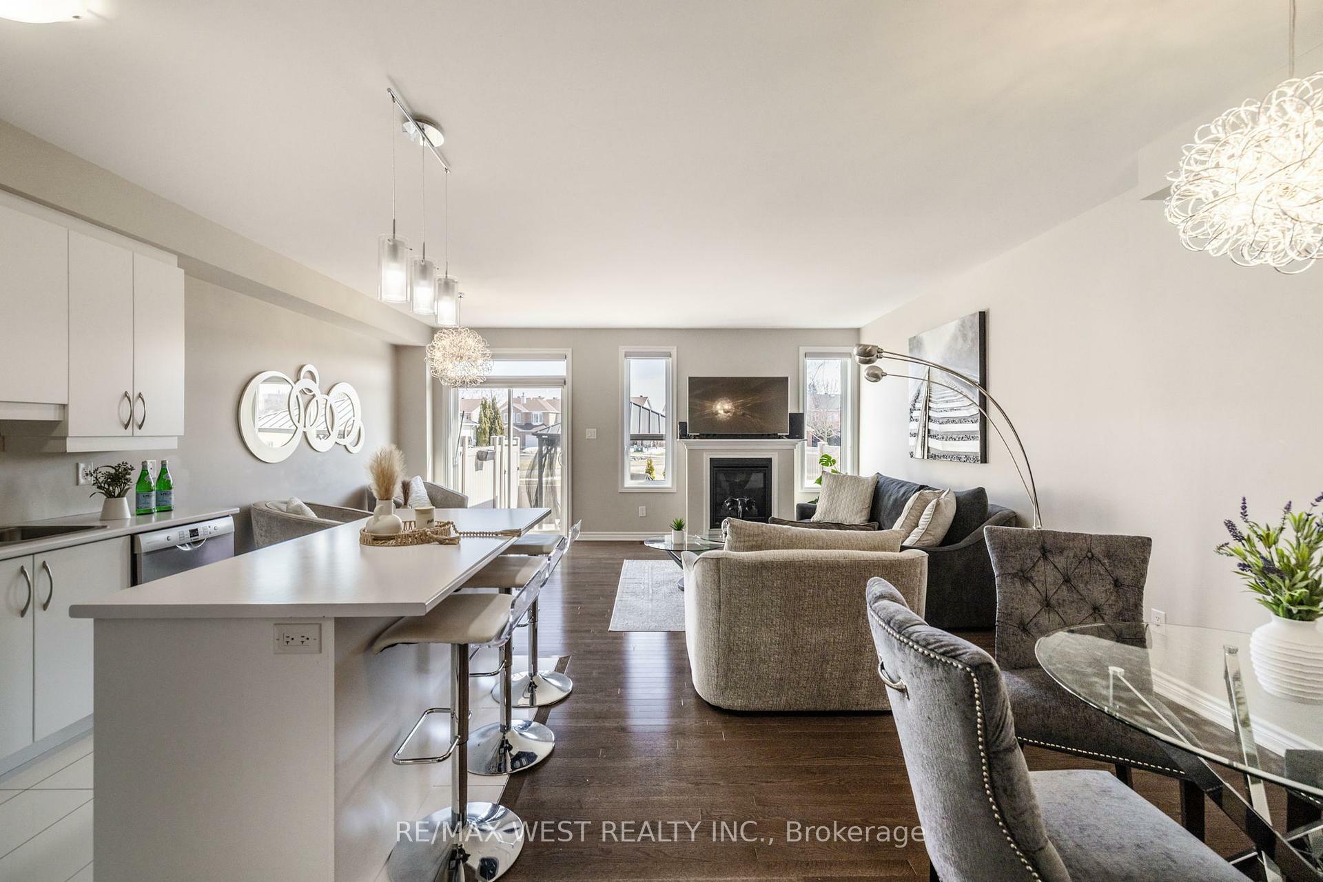Property Photo: 633 Via Mattino Way ON K2J 6B9