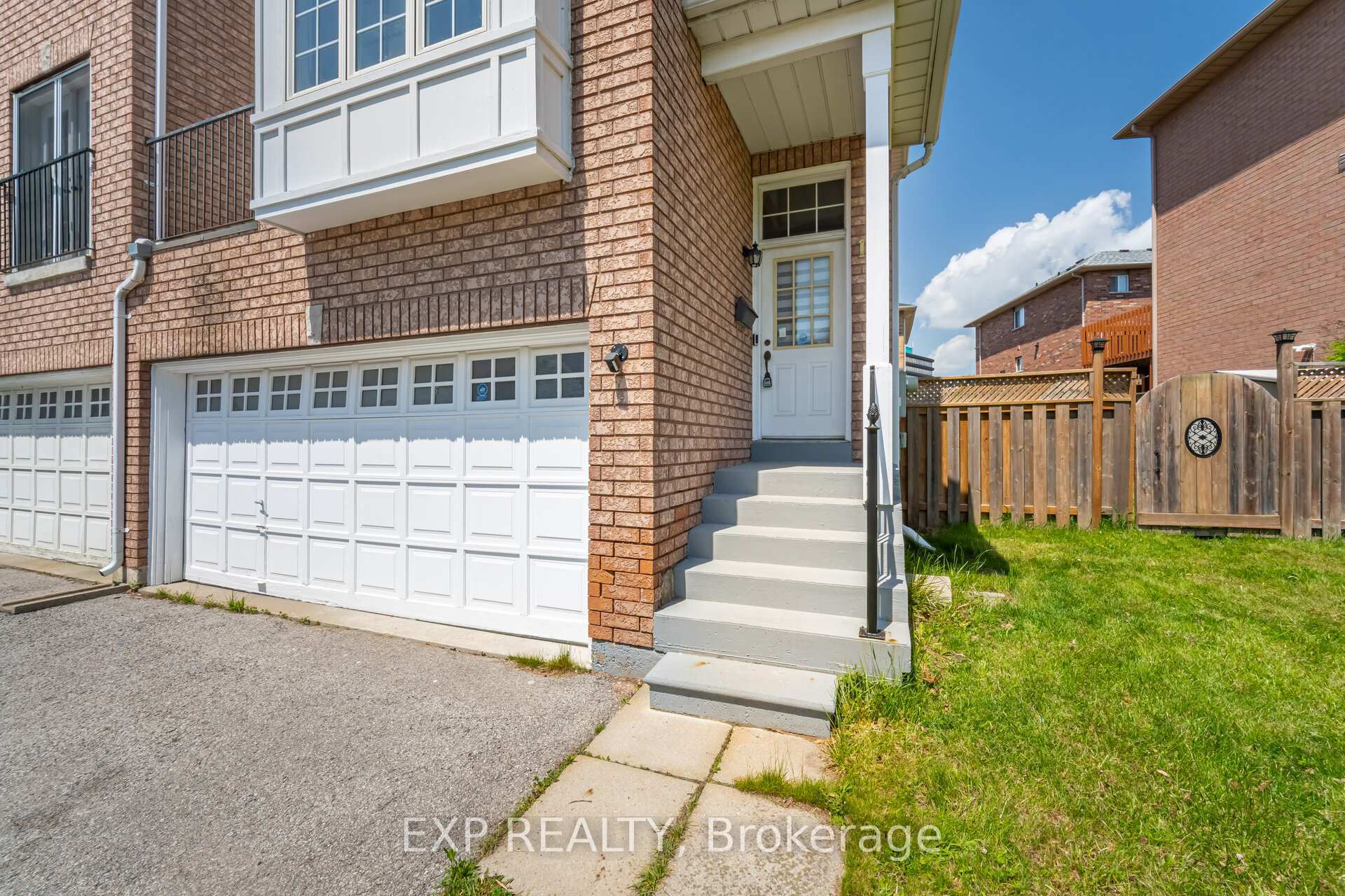 Property Photo: 10 Seton Park Road ON M3C 3Z6