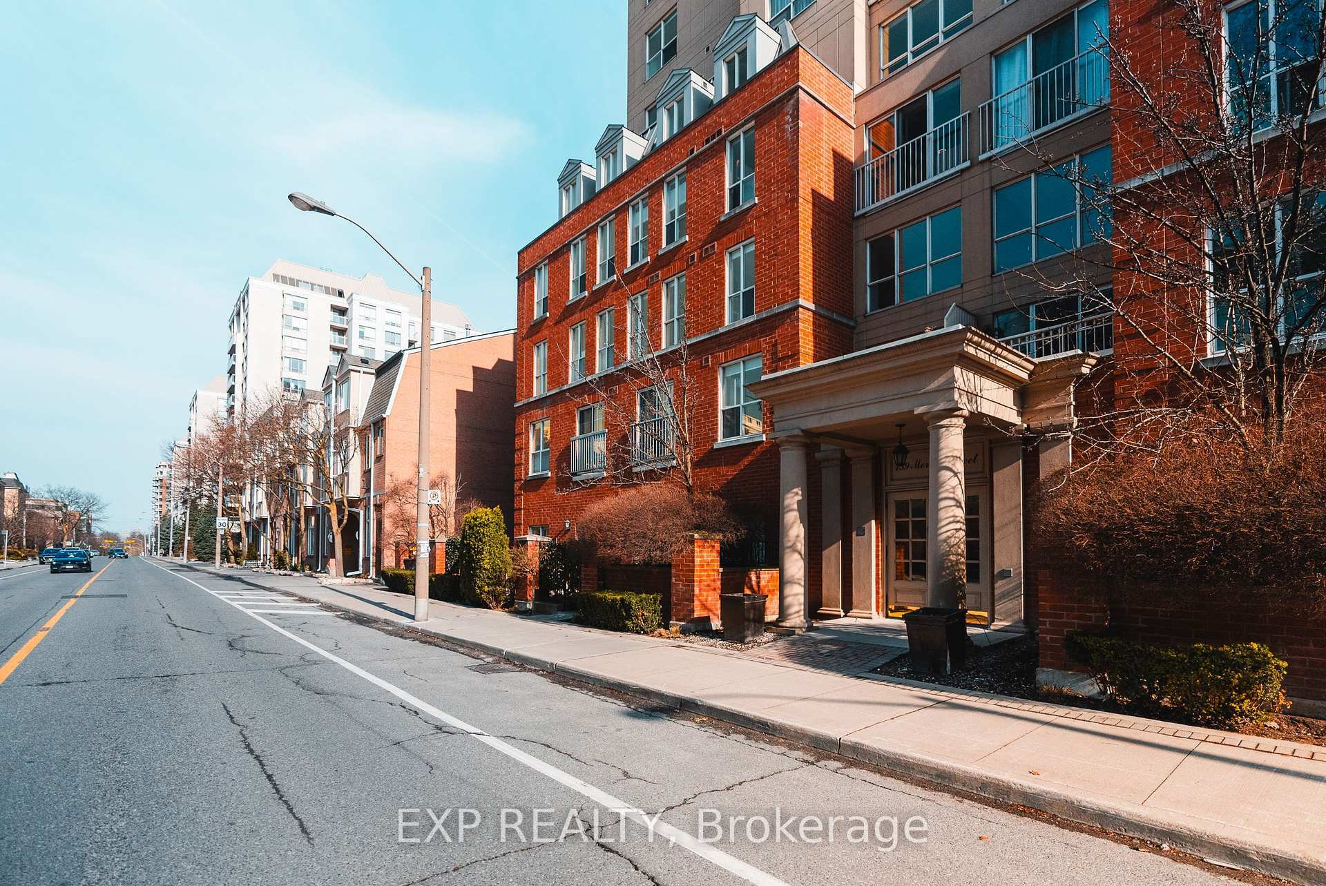 Property Photo: 139 Merton Street 449 ON M4S 3G7
